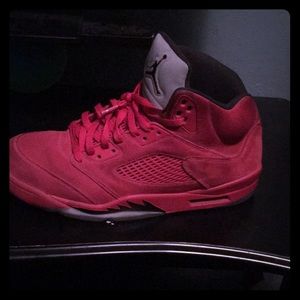 IM SELLING THE RETRO 5’s FOR ABOUT 90-95 DOLLARS